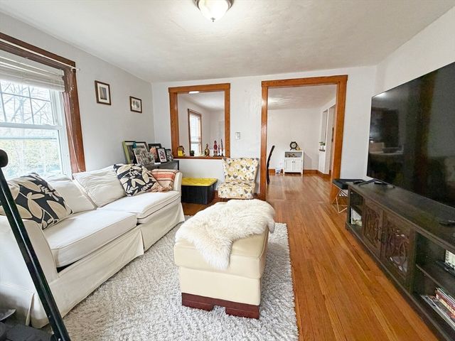 75-77 Dale St 77, Waltham, MA 02451