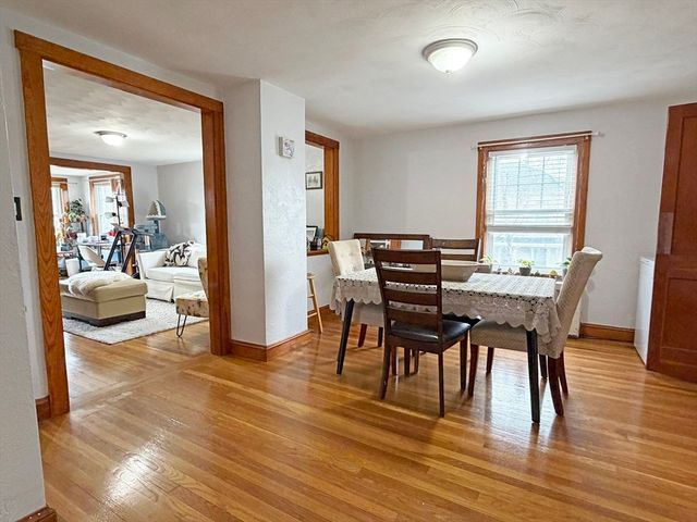 75-77 Dale St 77, Waltham, MA 02451