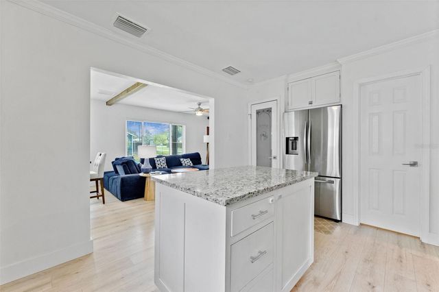 802 W CORAL STREET, Tampa, FL 33602