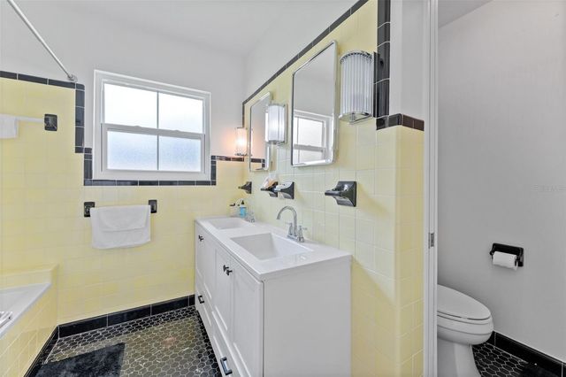 802 W CORAL STREET, Tampa, FL 33602