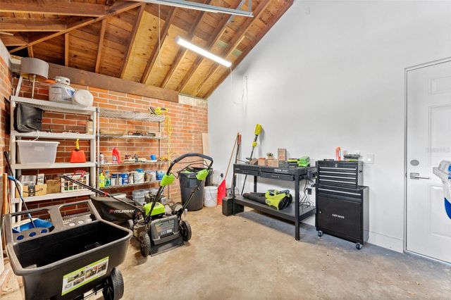 802 W CORAL STREET, Tampa, FL 33602