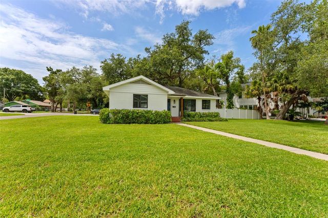 802 W CORAL STREET, Tampa, FL 33602