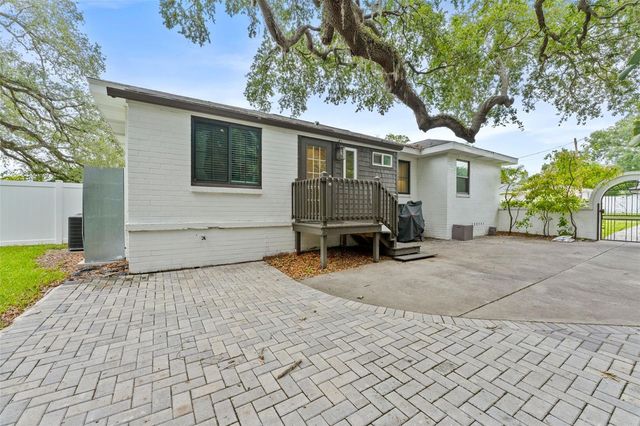 802 W CORAL STREET, Tampa, FL 33602