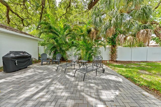 802 W CORAL STREET, Tampa, FL 33602