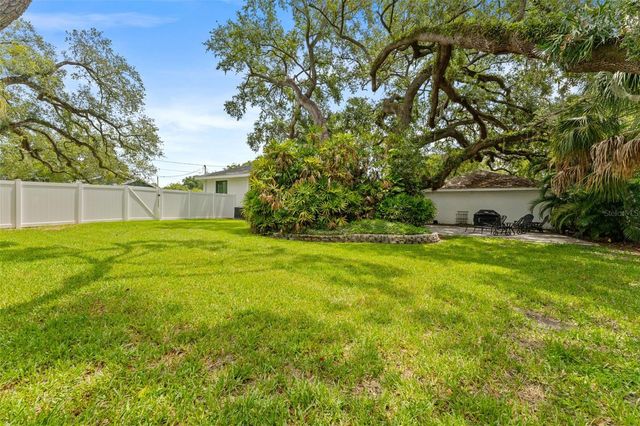 802 W CORAL STREET, Tampa, FL 33602