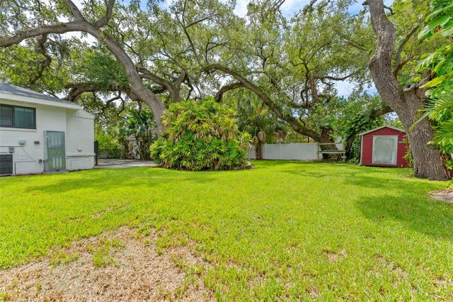 802 W CORAL STREET, Tampa, FL 33602