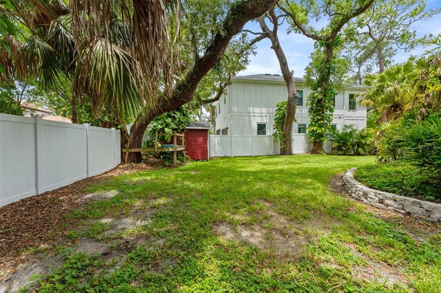 802 W CORAL STREET, Tampa, FL 33602