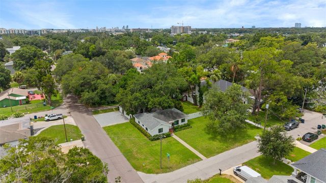 802 W CORAL STREET, Tampa, FL 33602