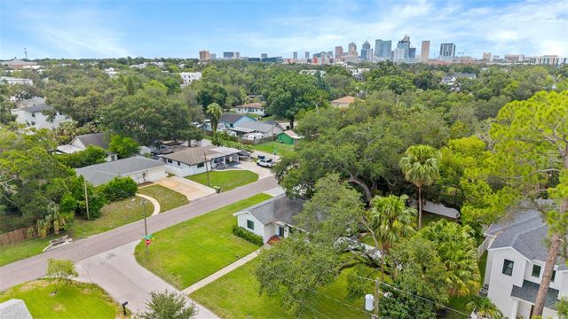 802 W CORAL STREET, Tampa, FL 33602