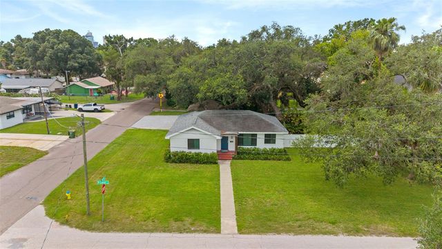 802 W CORAL STREET, Tampa, FL 33602