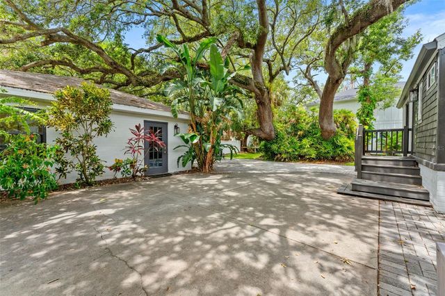 802 W CORAL STREET, Tampa, FL 33602