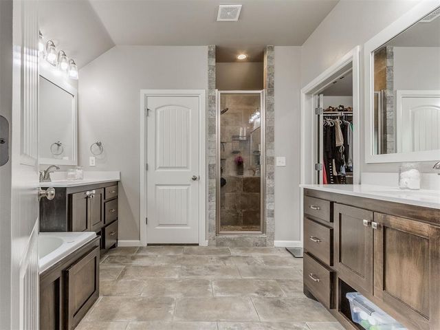 8216 NW 152nd Terrace, Edmond, OK 73013