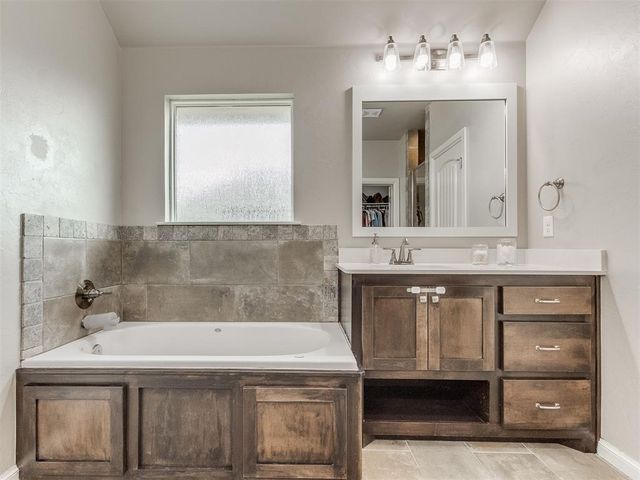 8216 NW 152nd Terrace, Edmond, OK 73013
