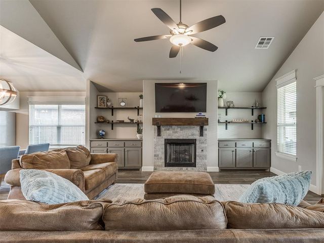 8216 NW 152nd Terrace, Edmond, OK 73013