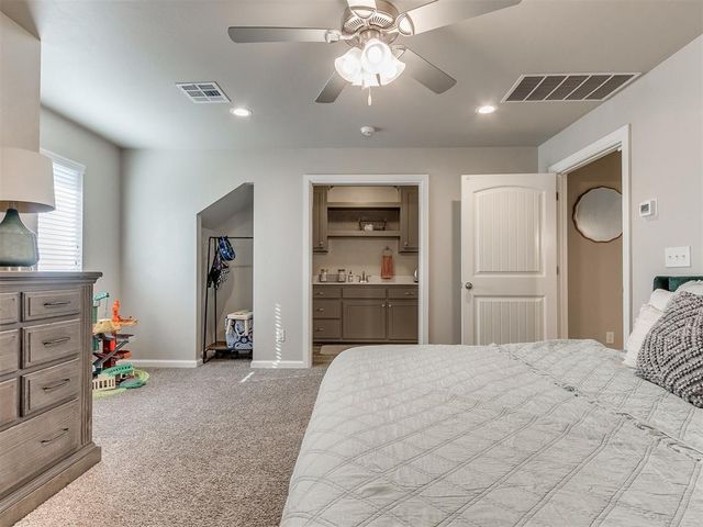 8216 NW 152nd Terrace, Edmond, OK 73013