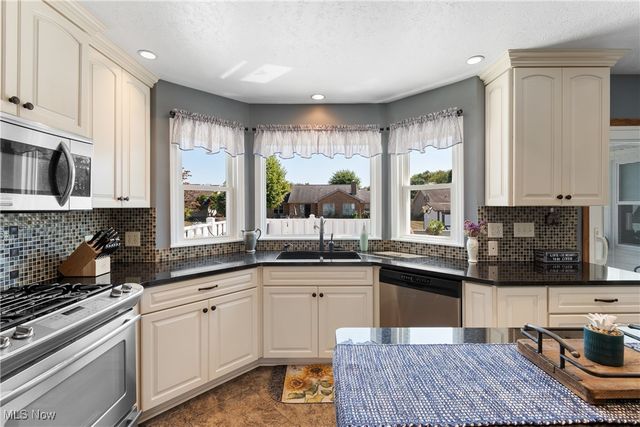 1760 Cadbury Street NW, Massillon, OH 44646