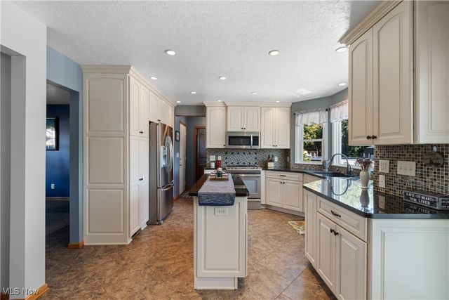 1760 Cadbury Street NW, Massillon, OH 44646