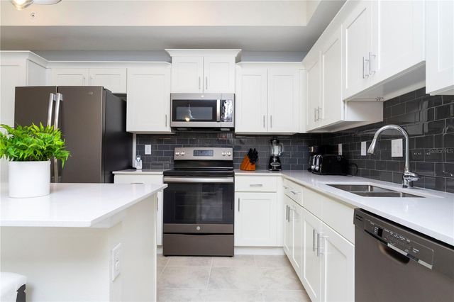 3151 PARADOX CIRCLE 302, Kissimmee, FL 34746