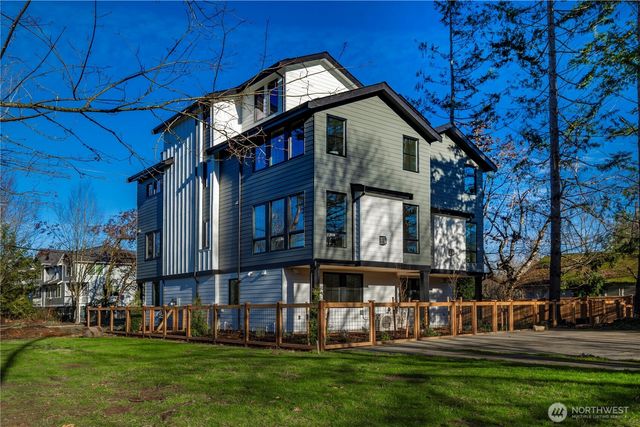 539 NW Juniper Street, Issaquah, WA 98027