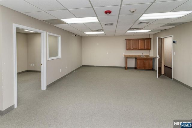 555 Goffle Road 108, Ridgewood, NJ 07450