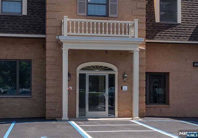 555 Goffle Road 108, Ridgewood, NJ 07450