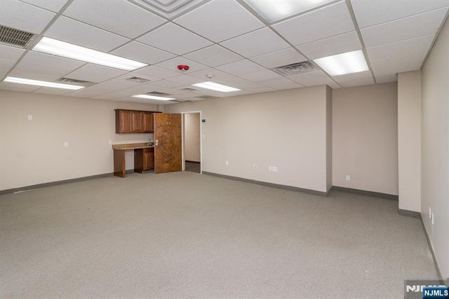 555 Goffle Road 108, Ridgewood, NJ 07450