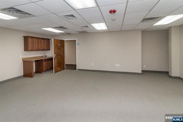 555 Goffle Road 108, Ridgewood, NJ 07450