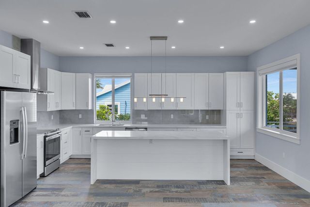 124 Venetian Way, Upper Matecumbe Key Islamorada, FL 33036