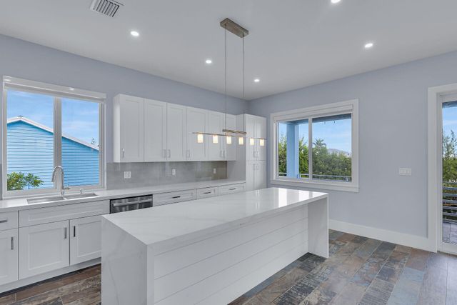 124 Venetian Way, Upper Matecumbe Key Islamorada, FL 33036