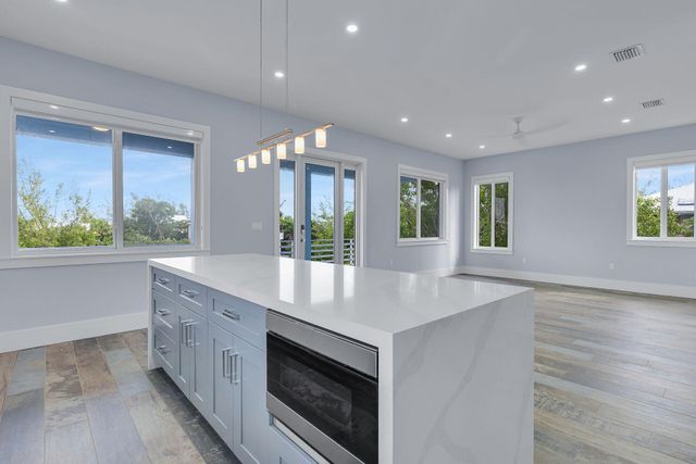 124 Venetian Way, Upper Matecumbe Key Islamorada, FL 33036