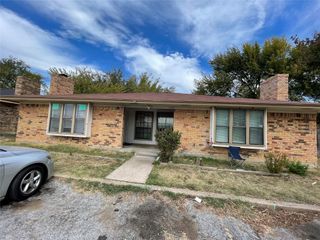 1327 Parkway Court, Arlington, TX 76010