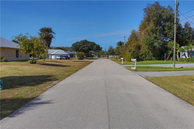 11407 Rabun Gap DR, North Fort Myers, FL 33917