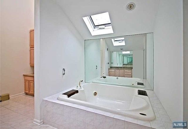 6 Quail Run, Warren, NJ 07059