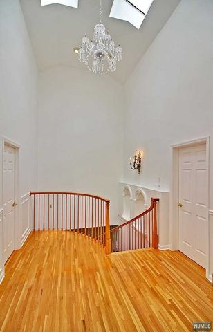 6 Quail Run, Warren, NJ 07059