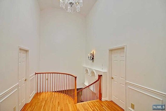 6 Quail Run, Warren, NJ 07059
