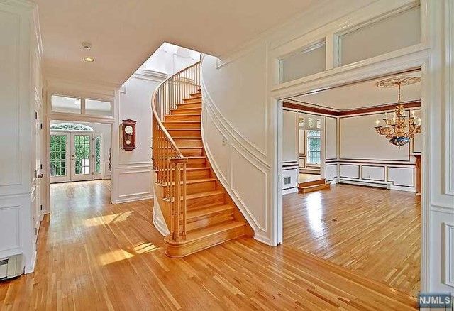 6 Quail Run, Warren, NJ 07059