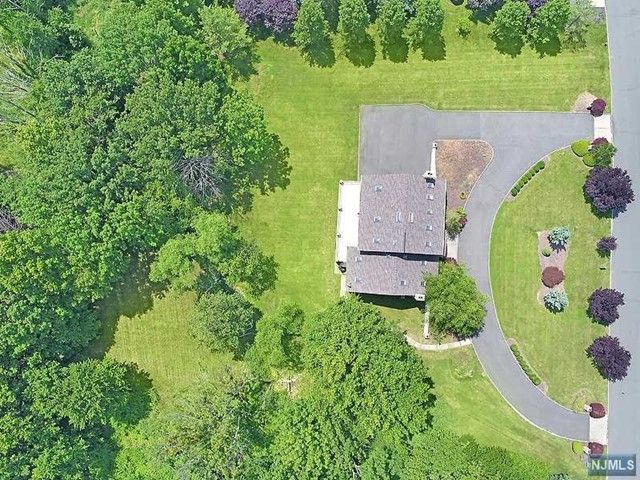 6 Quail Run, Warren, NJ 07059