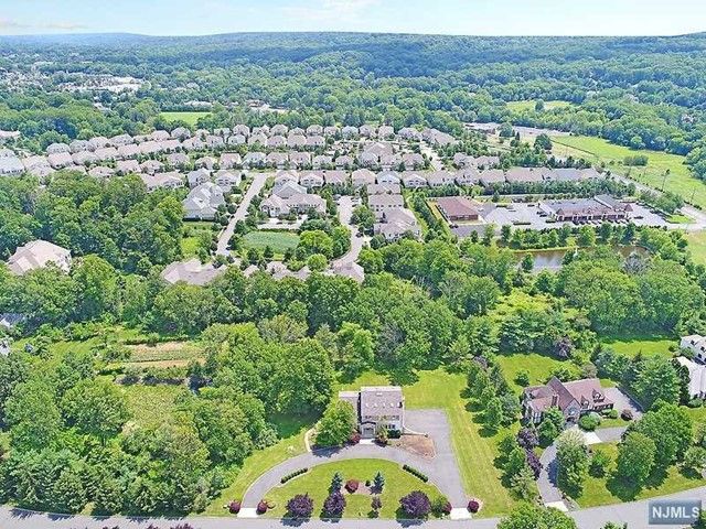 6 Quail Run, Warren, NJ 07059