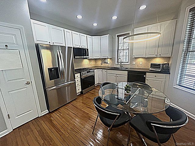 7 Limerick Court, White Plains, NY 10603