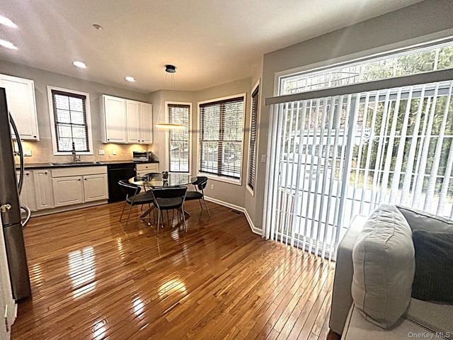 7 Limerick Court, White Plains, NY 10603