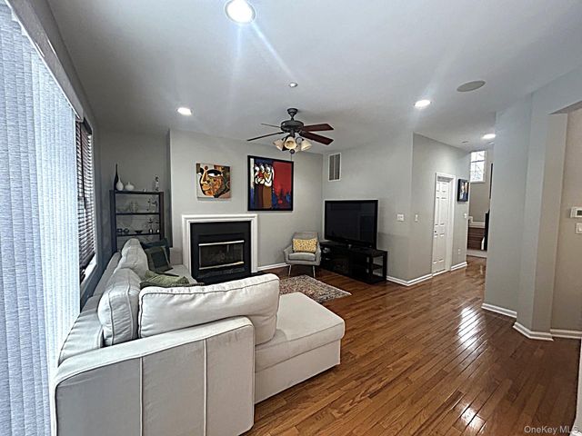 7 Limerick Court, White Plains, NY 10603