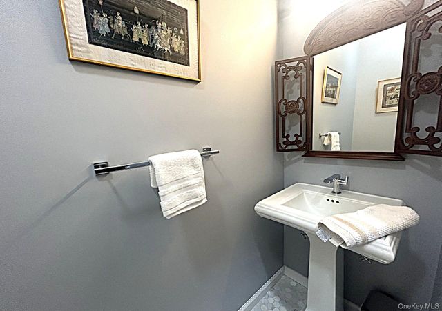 7 Limerick Court, White Plains, NY 10603