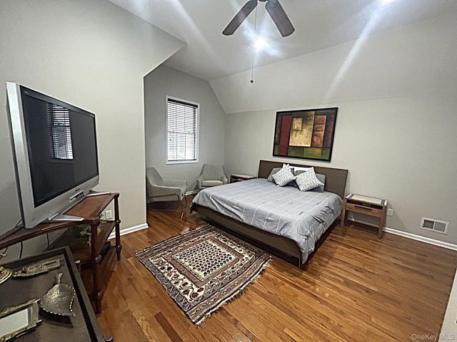 7 Limerick Court, White Plains, NY 10603