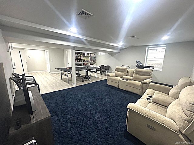 7 Limerick Court, White Plains, NY 10603