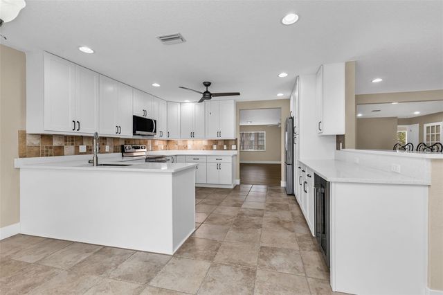 28401 COCO PALM DR, Punta Gorda, FL 33982