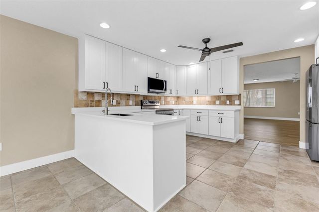 28401 COCO PALM DR, Punta Gorda, FL 33982