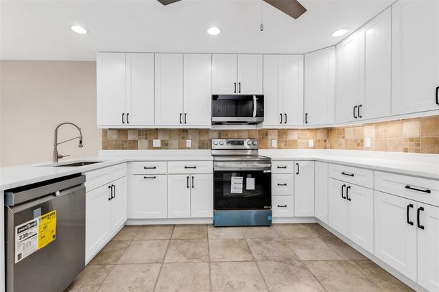 28401 COCO PALM DR, Punta Gorda, FL 33982