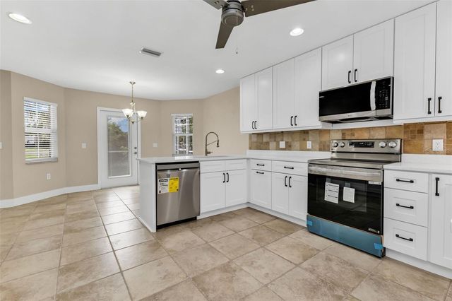 28401 COCO PALM DR, Punta Gorda, FL 33982