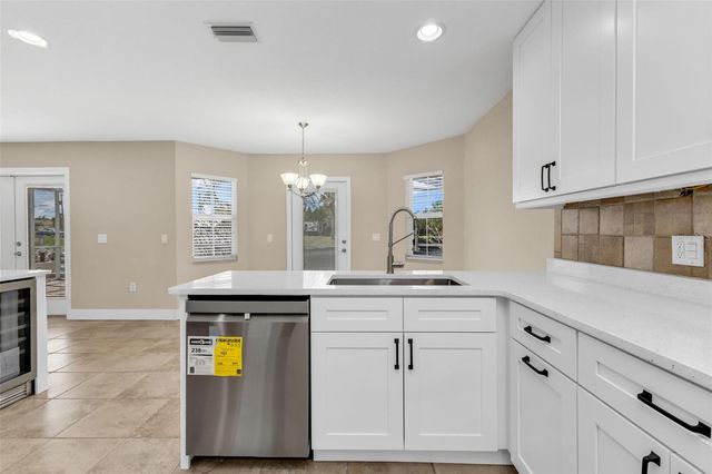 28401 COCO PALM DR, Punta Gorda, FL 33982