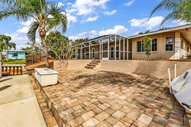 28401 COCO PALM DR, Punta Gorda, FL 33982